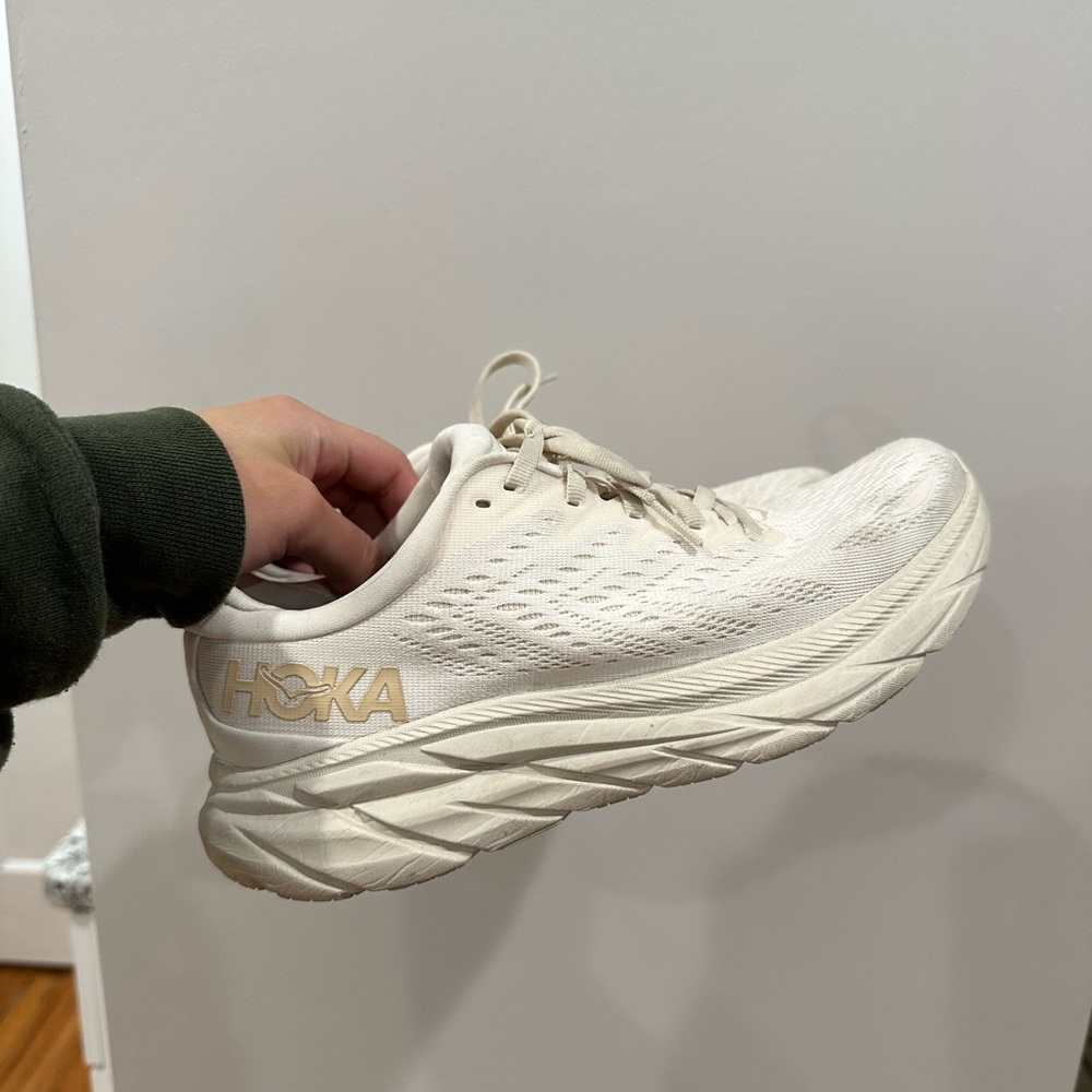 Hoka Clifton 8 Egg Shell Size Womens 8